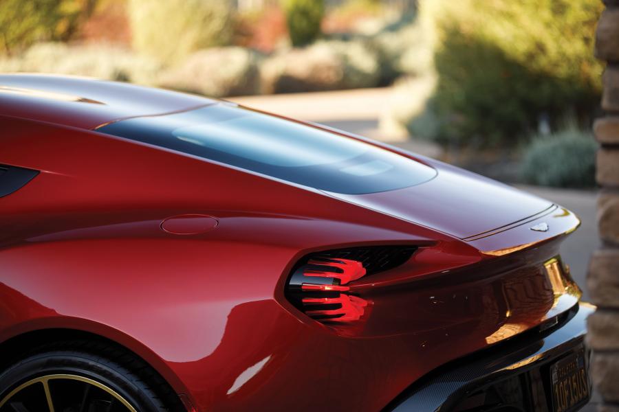 Детали экстерьера Aston Martin Vanquish Zagato 2017 года  (NA) (фото 24 из 40)